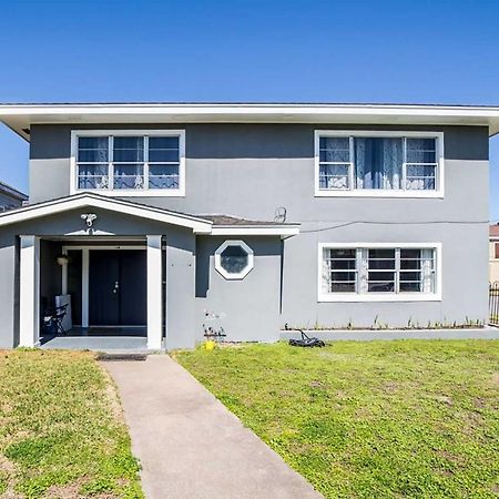 Spacious And Modern Family Duplex In Galveston! Екстер'єр фото