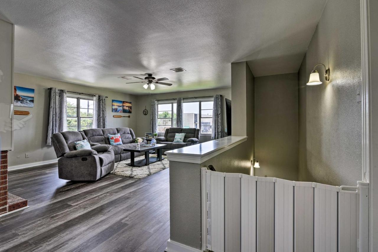 Spacious And Modern Family Duplex In Galveston! Екстер'єр фото