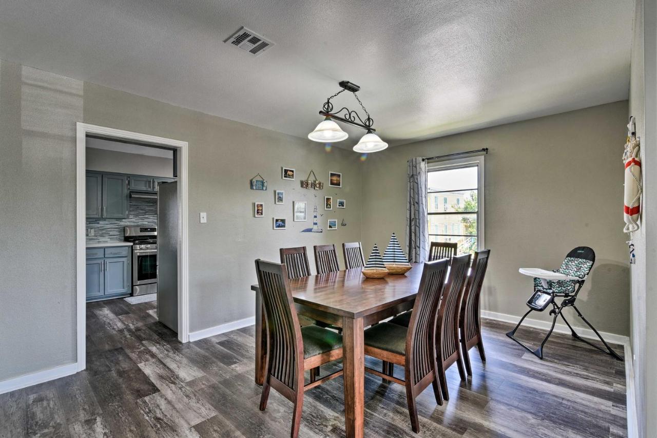 Spacious And Modern Family Duplex In Galveston! Екстер'єр фото