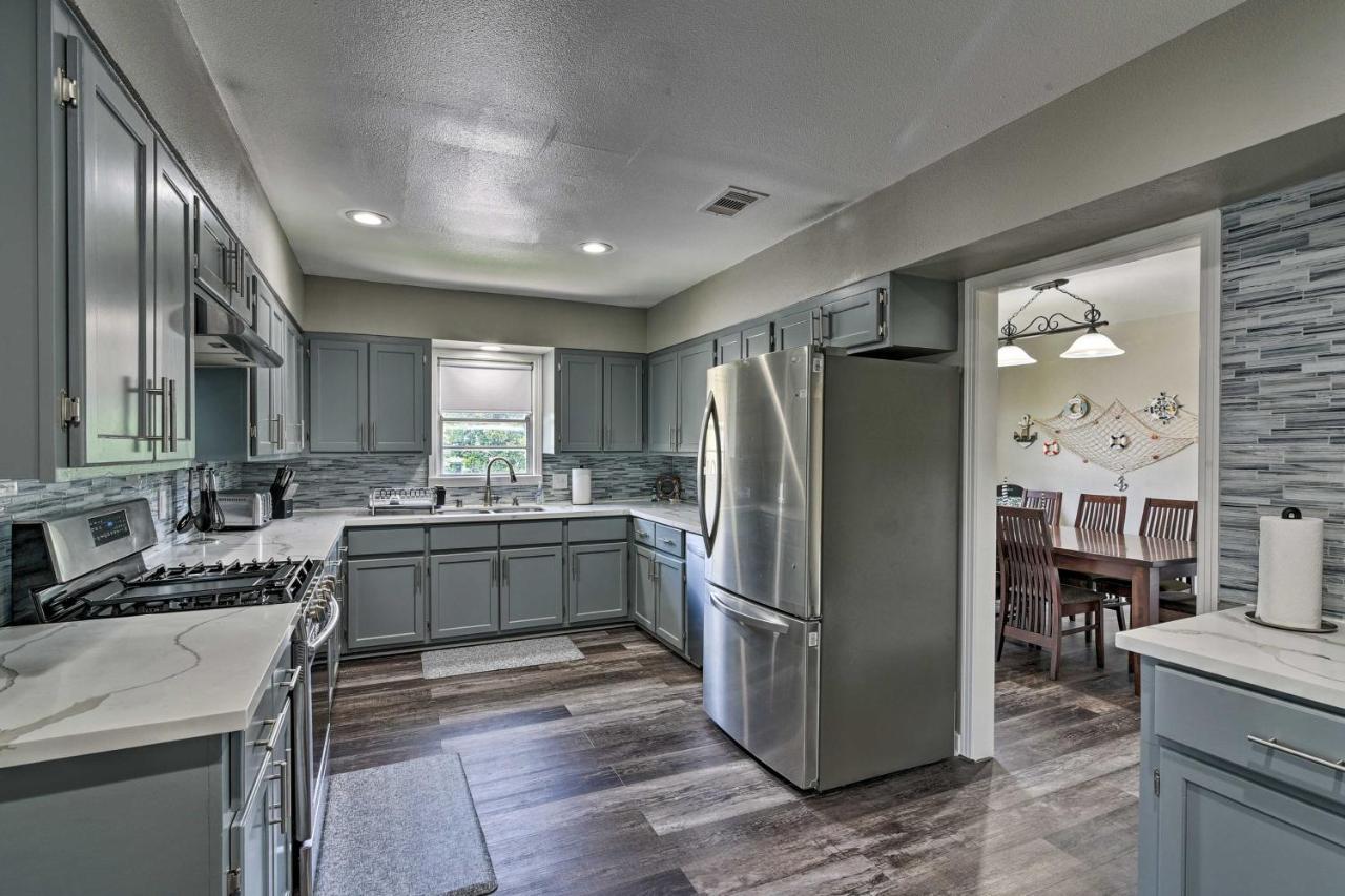 Spacious And Modern Family Duplex In Galveston! Екстер'єр фото