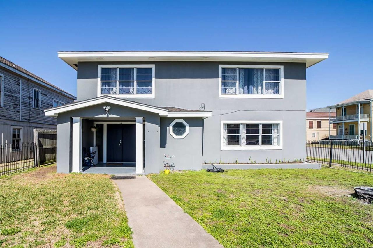Spacious And Modern Family Duplex In Galveston! Екстер'єр фото